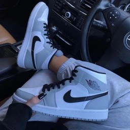 Air Jordan 1 Mid Light Smoke Grey