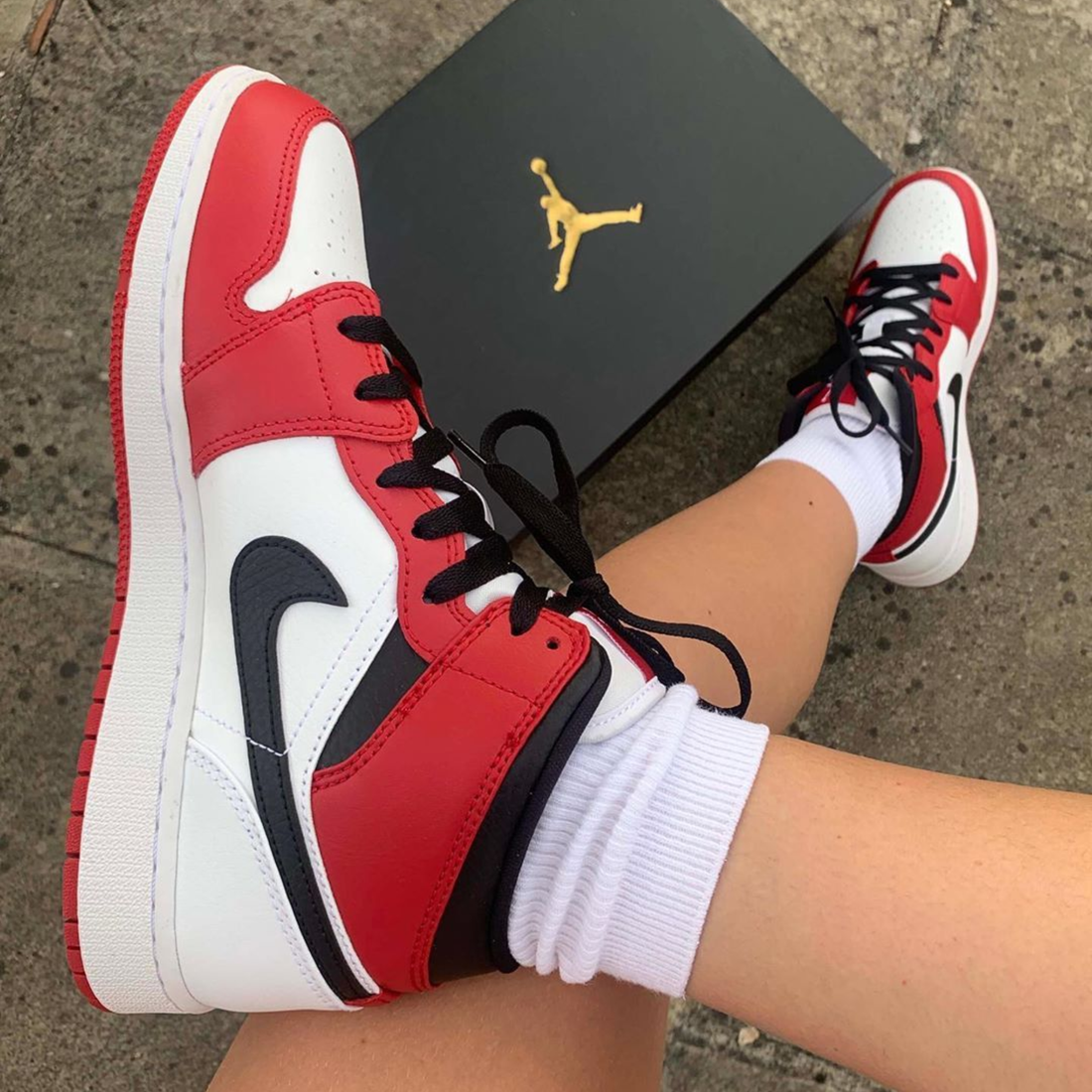 Air Jordan 1 Mid Chicago 2020 (GS)