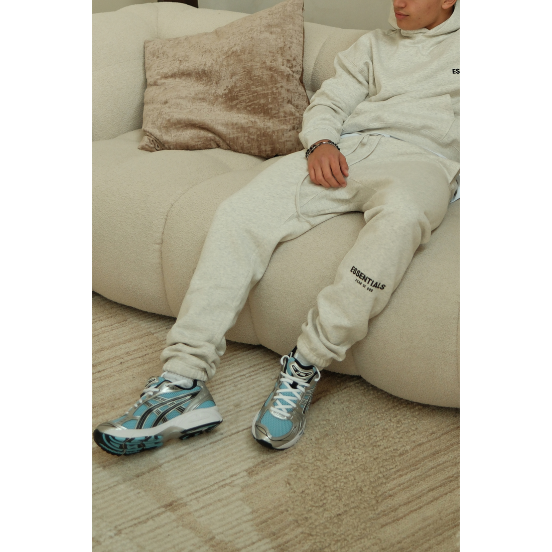 Fear of God ESSENTIALS Light Oatmeal Broek