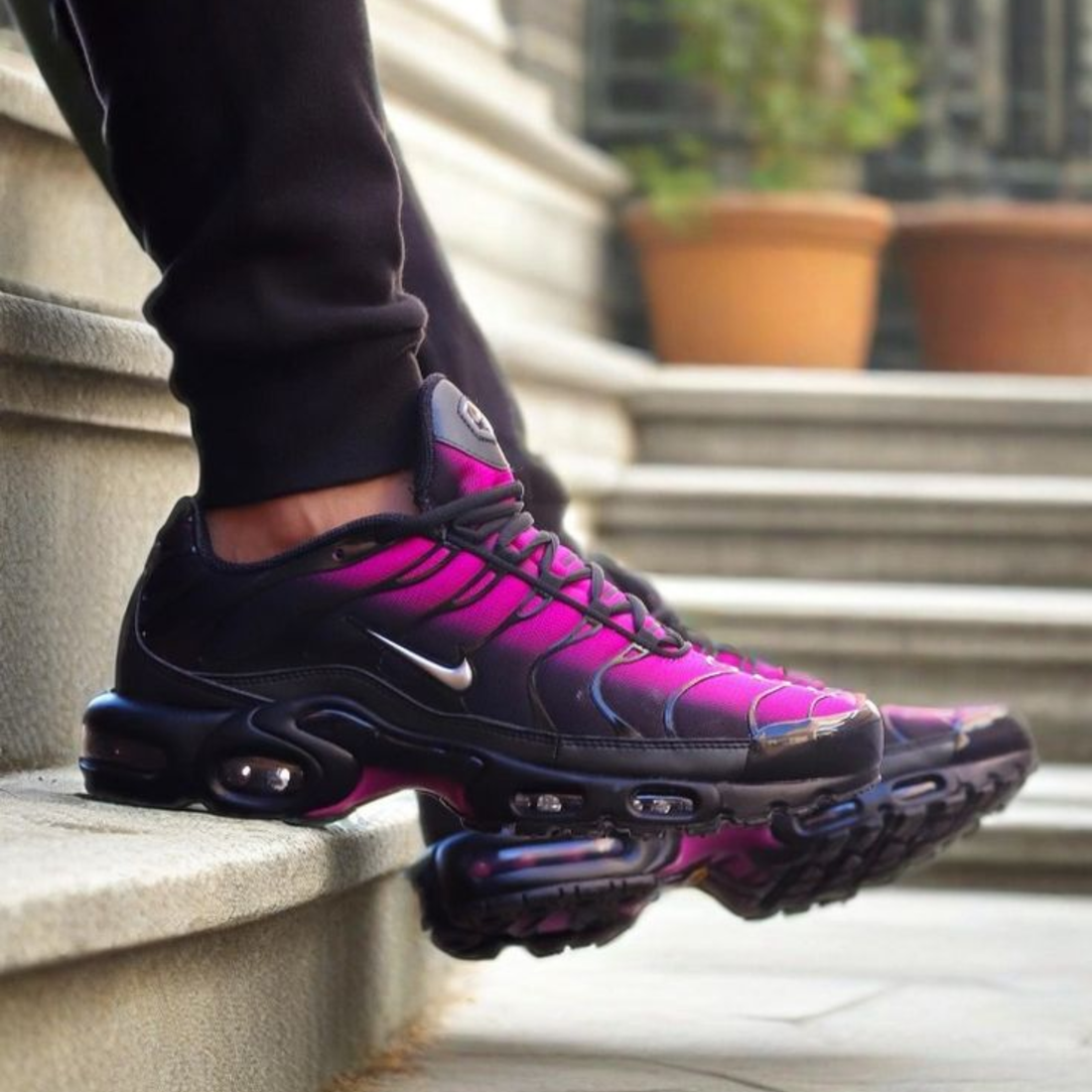 Nike Air Max Plus Black Hyper Pink