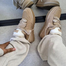 UGG Lowmel Sand