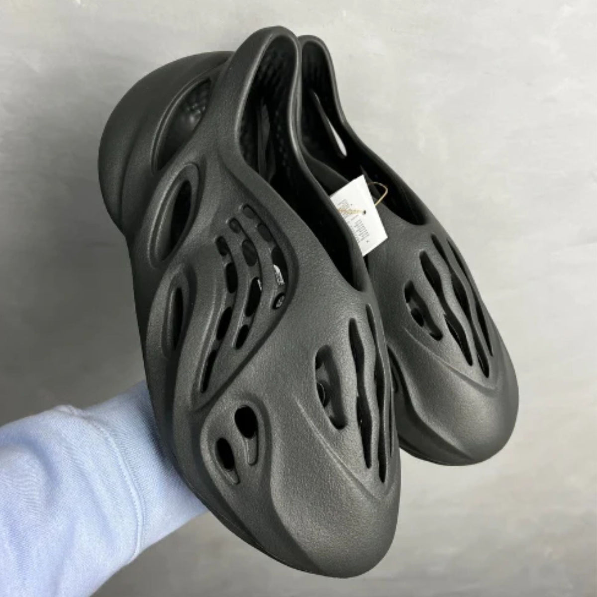Yeezy Foam Runner Carbon