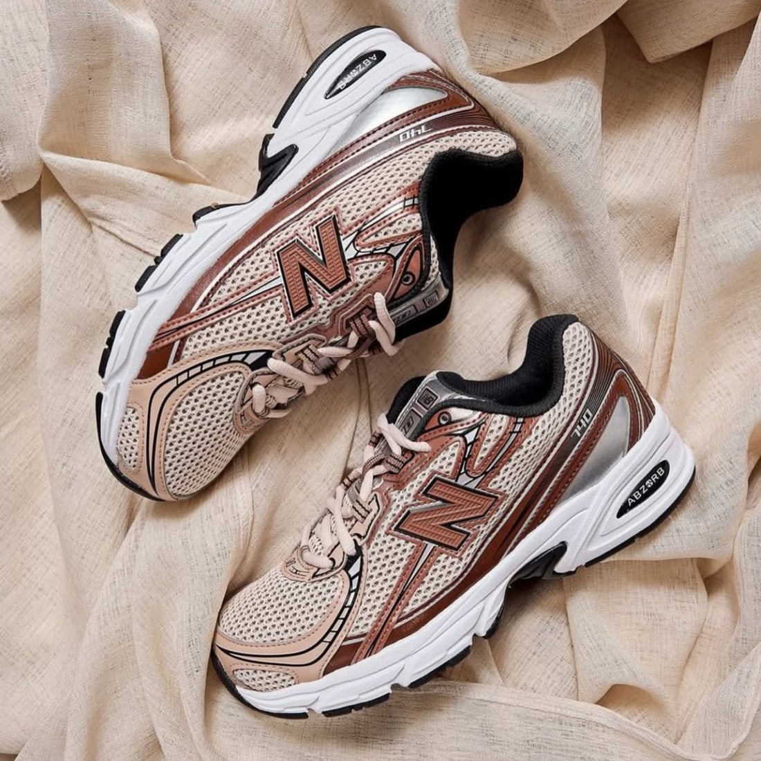 New Balance 740 Rich Oak