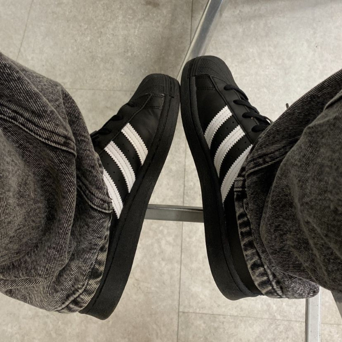 Adidas Superstar Core Black Cloud White Gold