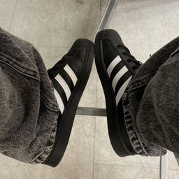 Adidas Superstar Core Black Cloud White Gold